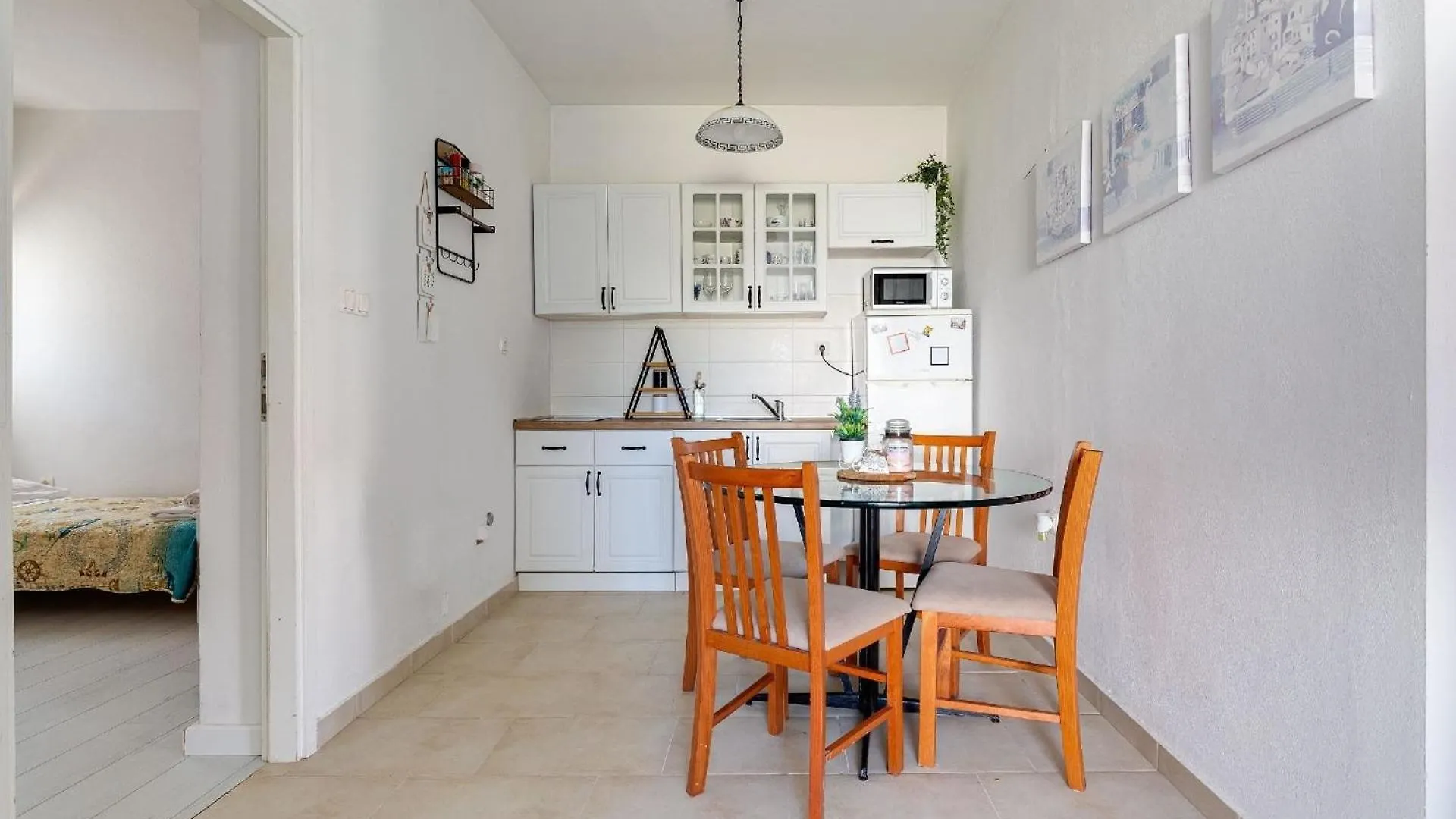 Geraeumige Ferienwohnung Im Erdgeschoss Mit Meerblick Vom Privaten Balkon 0*, Kozino Croatia