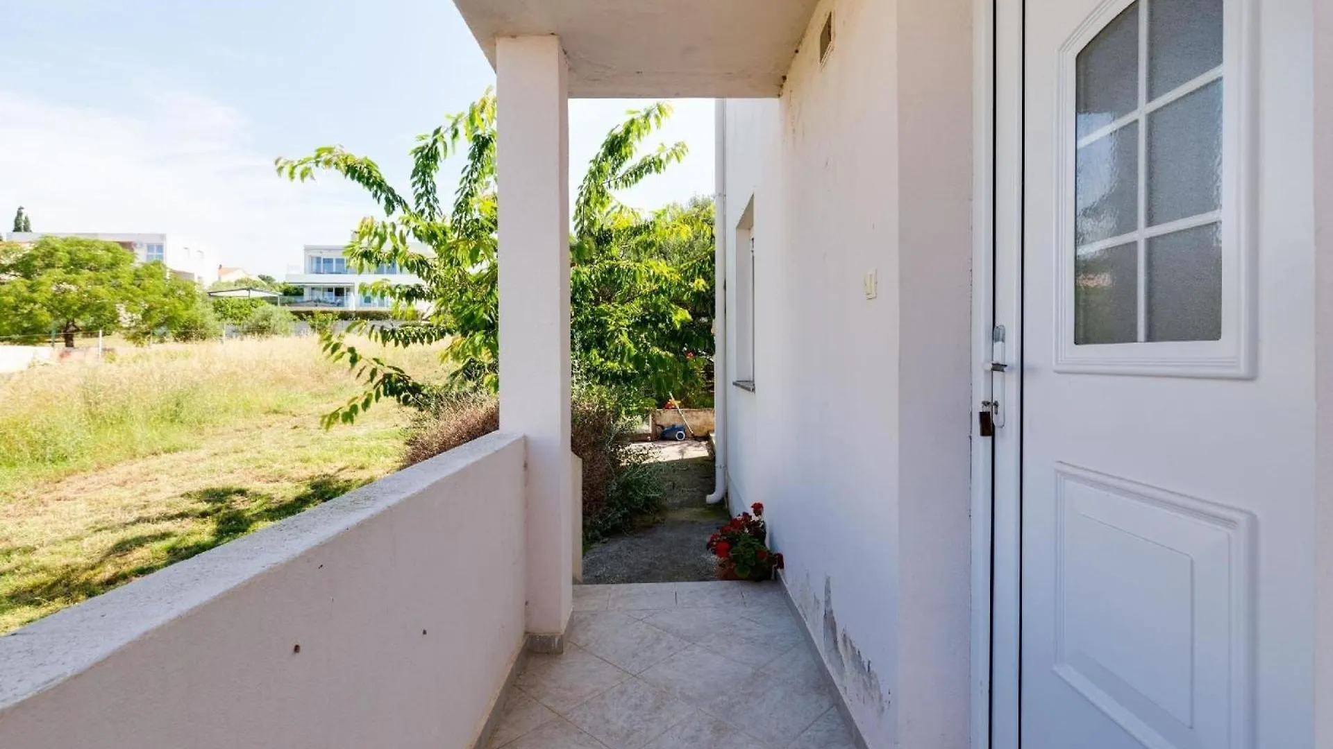 Apartman Geraeumige Ferienwohnung Im Erdgeschoss Mit Meerblick Vom Privaten Balkon Croatia